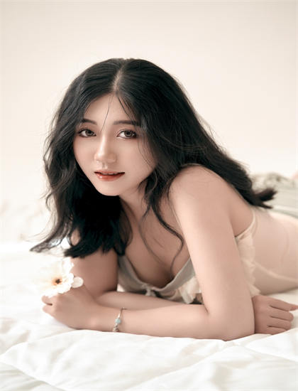 西部片我想和你在一起2024美术设计创作：的社会意义与现实影响 揭示艺术创作的艰辛与快乐